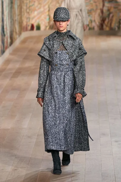 Look 50